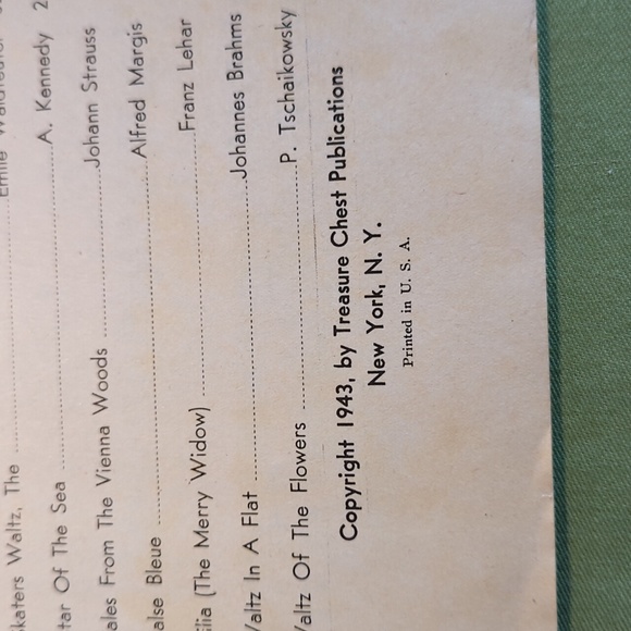 Vintage Treasure Chest of Famous Waltzes from 1943 - Picture 4 of 8